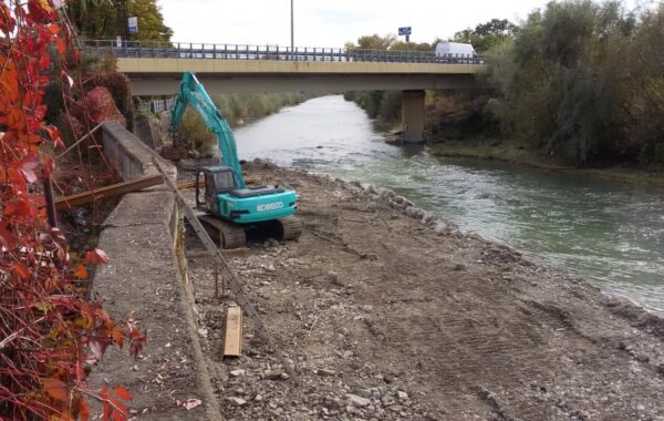 Roboty konserwacyjne na obwałowaniach przeciwpowodziowych rzeki dunajec, odcinek K/Mleczarni – bulwar betonowy w sekcji 2-4